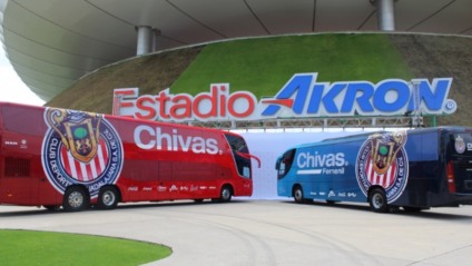 VW ativa patrocínio com entregas de ônibus ao Chivas