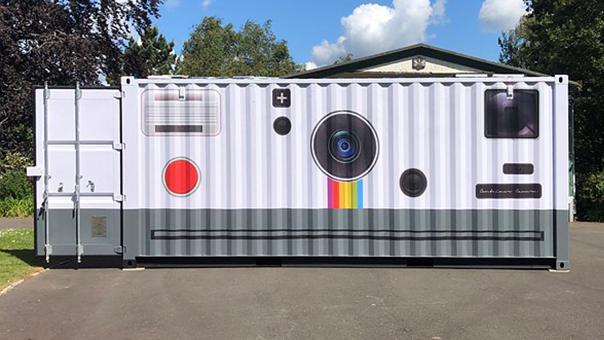 container polaroid