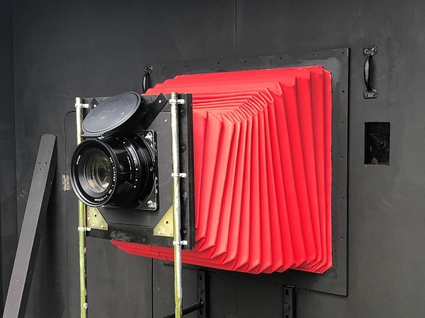 container polaroid