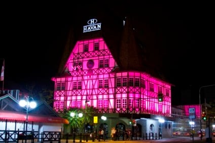 Castelo da Havan participa do Outubro Rosa