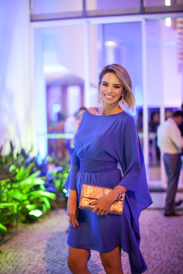 Clau Oliveira.