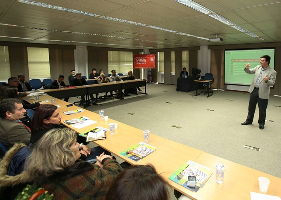 Consumo e varejo de moda é tema de debate na Fiep