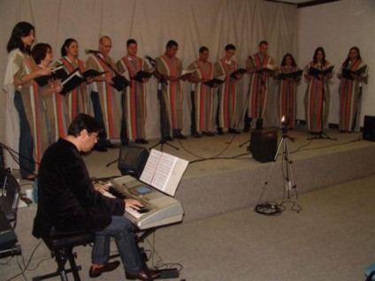 Álamo usa música para incentivar colaboradores