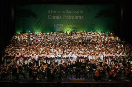 Coral da Petrobras se apresenta no Plaza Macaé   