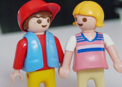 Azul presenteia passageiros com boneco Playmobil