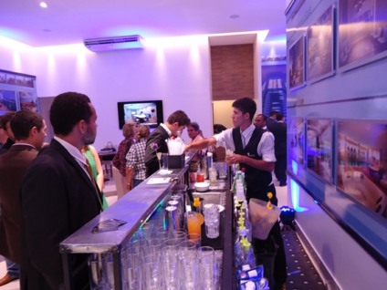 Mix realiza coquetel para potenciais clientes da EBM