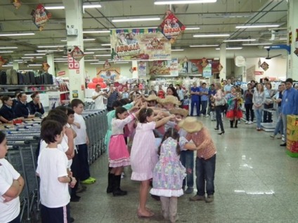 Diversão e Alegria no “Arraiá” do Breithaupt 