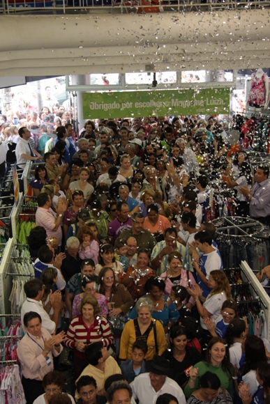 Magazine Luiza promove “Dia de Ouro”