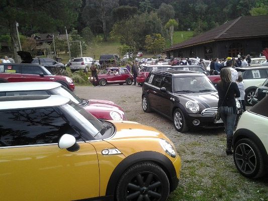 Canela recebe o "Encontro Internacional Mini"