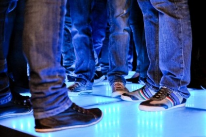 Clube transforma dança em energia elétrica