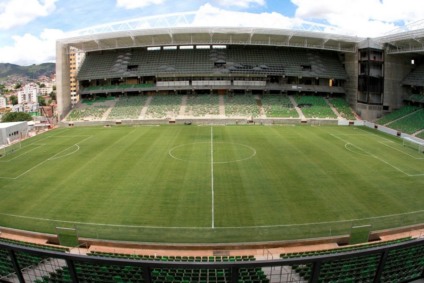 Promo marca reinauguração do estádio do América-MG