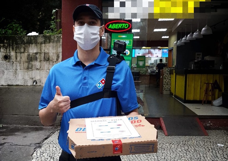 Domino's entrega manual de como fazer pizza em lojas da Subway