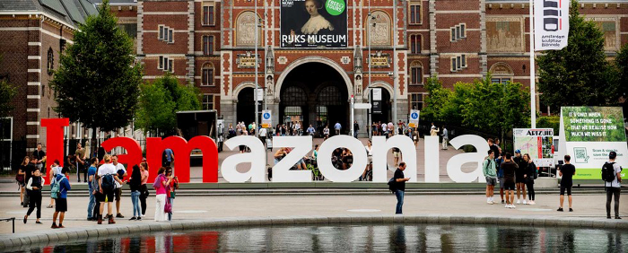 Letreiro de Amsterdã adere à campanha de defesa da Amazônia