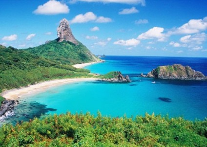 Fernando de Noronha investe em atendimento aos turistas