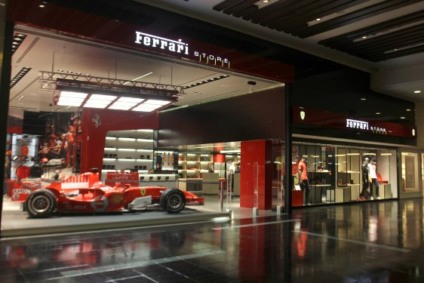 MCF Consultoria apresenta Ferrari Store