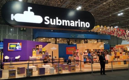 GTM Cenografia monta estande da Submarino na Bienal do Livro Rio