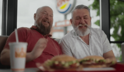 BK cria anéis de casamento a partir de cinzas do Whopper