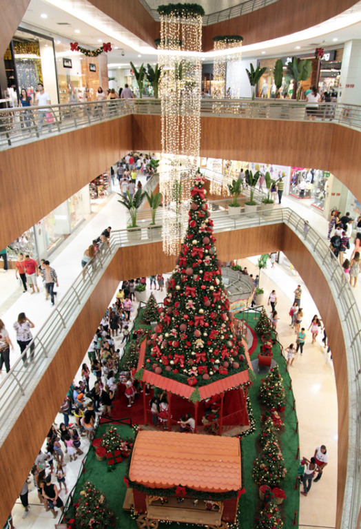Boulevard São Gonçalo tem decoração de Natal luxuosa