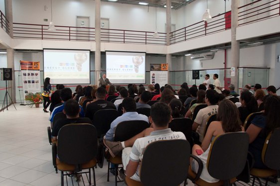 Cerimônia de entrega do certificado ao Instituto Mamirauá pelo Energy Globe Award.