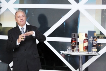 Cyrela faz evento com embaixador da marca Johnnie Walker