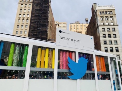 Twitter surpreende twiteiros com loja de doces gratuitos