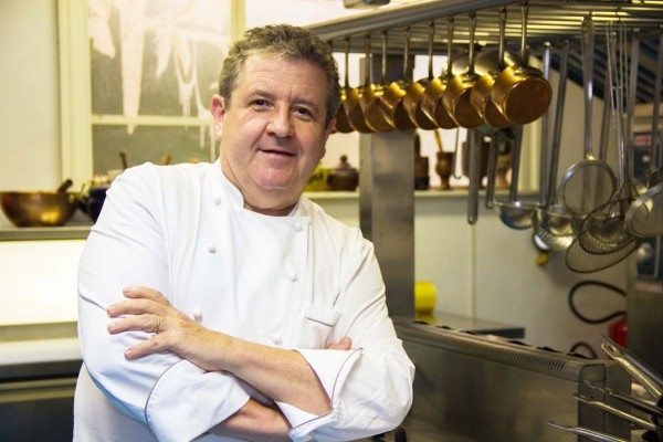 Chef Laurent Suaudeau promove jantar beneficente