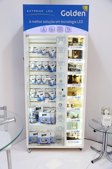 Golden busca visibilidade e instala displays LED no PDV