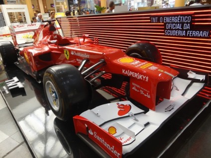 Dirigindo uma "Ferrari" no Litoral Plaza