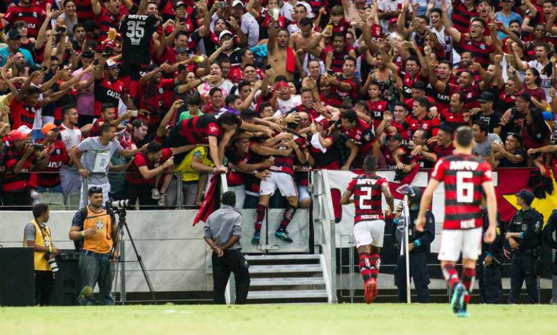 Quanto irá valer um abraço de gol na arquibancada?