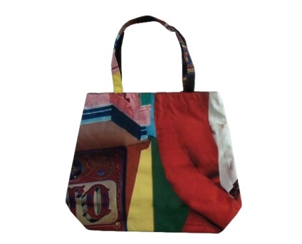Le Postiche transforma banners em sacolas