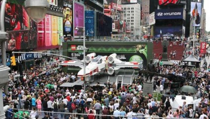 Lego constrói nave de Star Wars em tamanho real