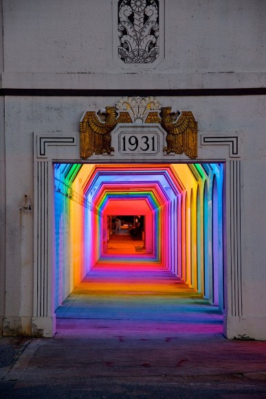 Túnel colorido no Alabama é criação do FitzGibbons
