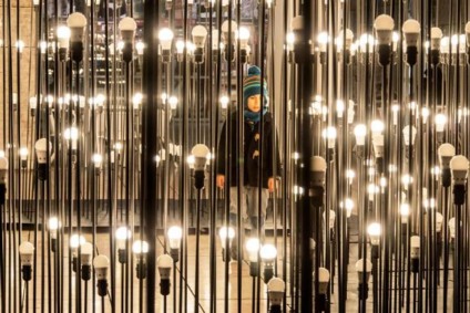 Labirinto de luzes encanta Lisboa