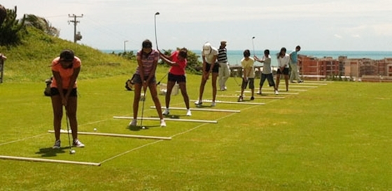 Projeto social oferece golfe para meninas no CE