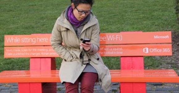 Microsoft leva Wi-Fi a bancos de parques no Reino Unido