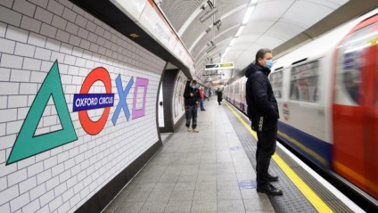 Sony ativa Playstation 5 nas estações de metrô de Londres