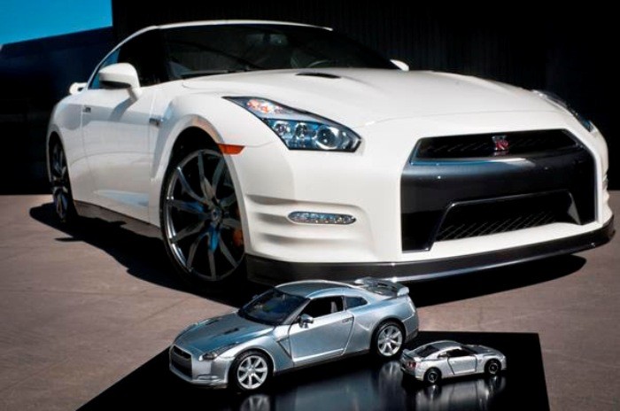 nissan miniatura
