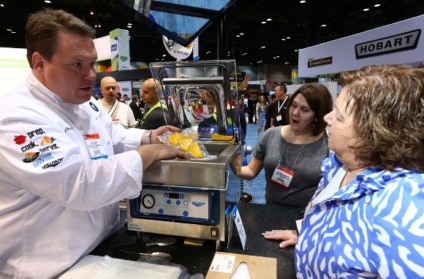 Brasileiros participam do NRA Show 2013