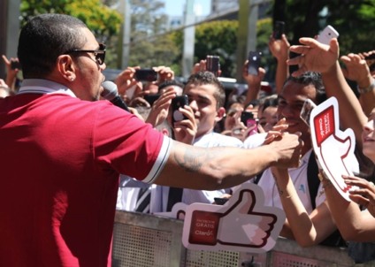 b!ferraz produz show de Naldo nas ruas de BH b!ferraz produz show de Naldo nas ruas de BH