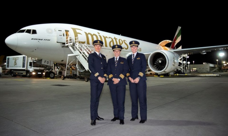 Emirates homenageia as mulheres que voam alto na aviação 