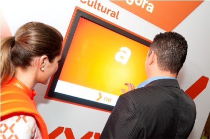 Nextel interage com o público no Cirque du Soleil