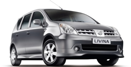 Nissan coloca automóvel na Sample Central