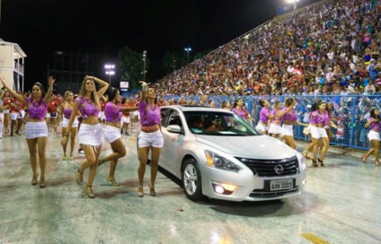 New March 3 cilindros “abre-alas” para os carros da Nissan
