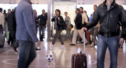 Nivea Men coloca jogadores do Milan no aeroporto