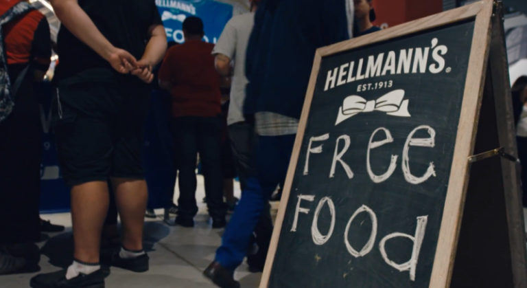 Hellmann's faz ativação inédita em estádio de futebol