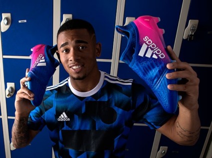 Gabriel Jesus e Adidas renovam parceria