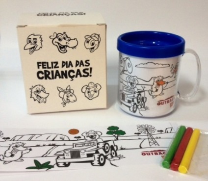 Outback presenteia garotada com caneca exclusiva