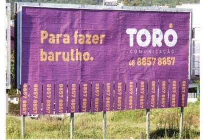 Toró divulga marca com outdoor interativo