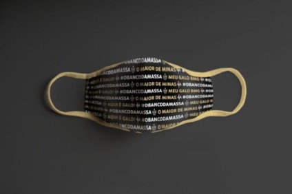 Atlético e BMG trocam máscaras personalizadas por agasalhos Atlético e BMG trocam máscaras personalizadas por agasalhos