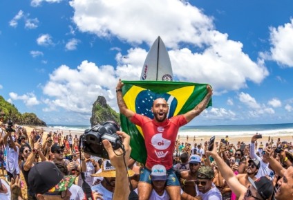 Oi Hang Loose Pro Contest está garantido em 2020 em Noronha